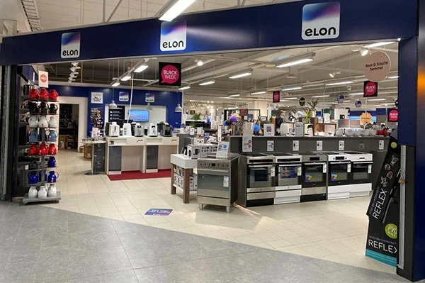 Elon Knut Pers entré till butiken i Ystad