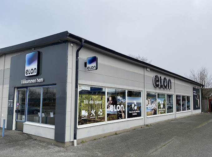 Elon Knut Pers entré till butiken i Trelleborg
